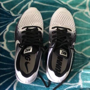 Nike Pegasus 34 size 7 sneakers